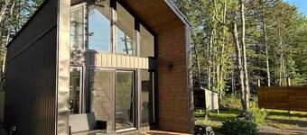 Tiny 5 (Private hot tub)