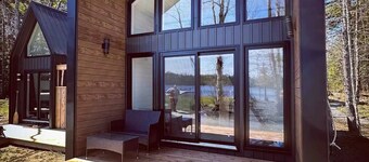 Tiny 5 (Private hot tub)