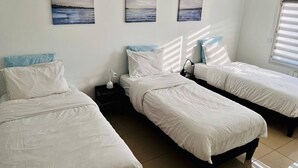 2 chambres, fer et planche à repasser, accès Internet, draps fournis