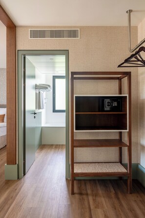 Classic Quadruple Room