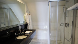 Junior Suite | Bathroom