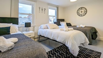 3 bedrooms, free WiFi, bed sheets