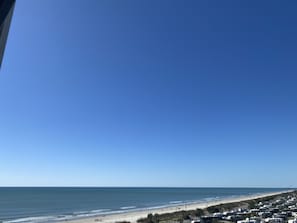Am Strand, LiegestĂŒhle, StrandtĂŒcher