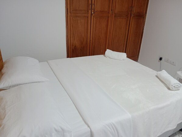 1 Schlafzimmer, Bügeleisen/Bügelbrett, kostenloses WLAN, Bettwäsche