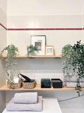 Interior - MOKA Living-Sunset Apt, Kingbed, WiFi, Netflix (Magdeburg)
