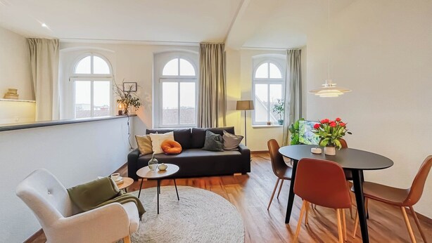 TV - MOKA Living-Sunset Apt, Kingbed, WiFi, Netflix (Magdeburg)
