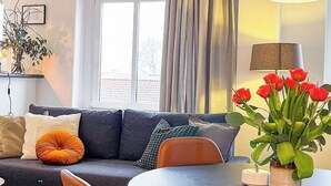 Interior - MOKA Living-Sunset Apt, Kingbed, WiFi, Netflix (Magdeburg)