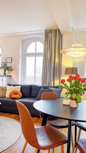 Interior - MOKA Living-Sunset Apt, Kingbed, WiFi, Netflix (Magdeburg)