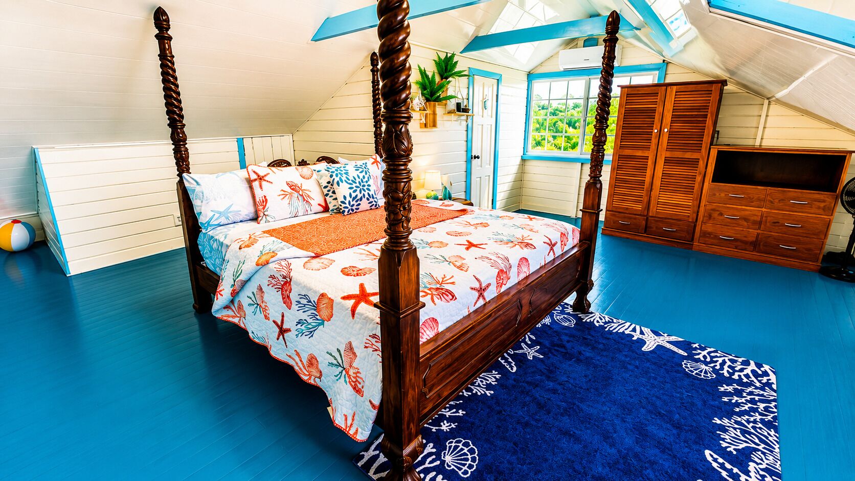 4 bedrooms, bed sheets