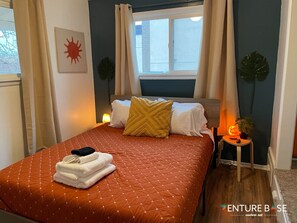 2 slaapkamers, een strijkplank/strijkijzer, wifi, beddengoed