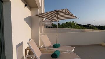 Premium Room | 1 bedroom, in-room safe, individually furnished, desk