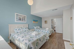 1 soverom, skrivebord, strykejern/-brett og wi-fi