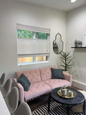 TV - Casita Loleta: Eagle Rock (Los Angeles)