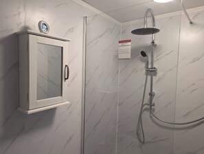 Hair dryer, soap, toilet paper - Chalet to let on Cherry Park Chapel St Leonards (Chapel Saint Leonards)