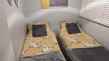2 slaapkamers, een strijkplank/strijkijzer, wifi, beddengoed