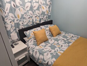 2 bedrooms, iron/ironing board, WiFi, bed sheets - Chalet to let on Cherry Park Chapel St Leonards (Chapel Saint Leonards)