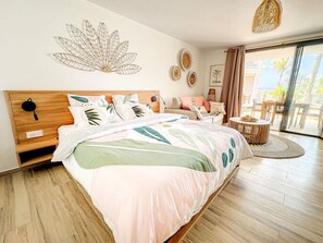 1 Schlafzimmer, Schreibtisch, Bügeleisen/Bügelbrett, Reisekinderbett