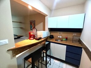 Estúdio | Cozinha privada | Frigobar, micro-ondas