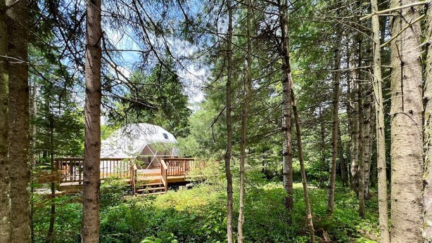 Property grounds - Dome #2 – Located in the Heart of Nature (Saint-Gabriel-de-Valcartier)