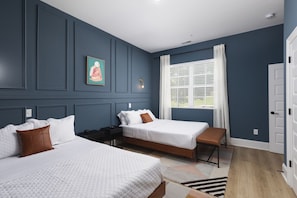 2 Schlafzimmer, Betten mit Memory-Foam-Matratzen, Schreibtisch