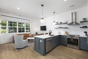 Fridge, microwave, oven, stovetop - Chic East Nashville Condo -Free Parking 3 miles to Broadway (Nashville)