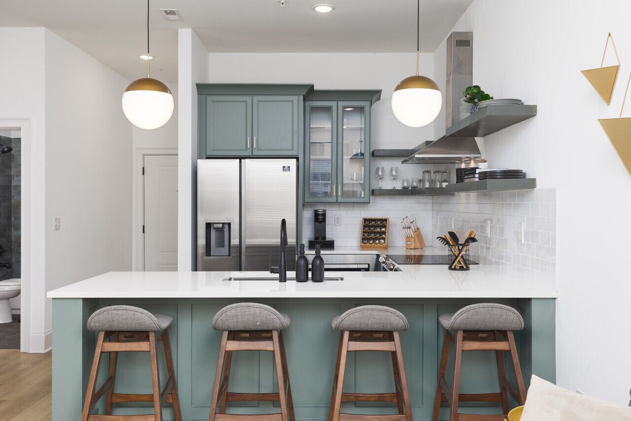 Luxury Design, Close to Broadway - 4 Beds, 2 Bedrm