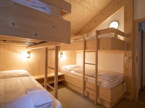 4 quartos, acesso à internet