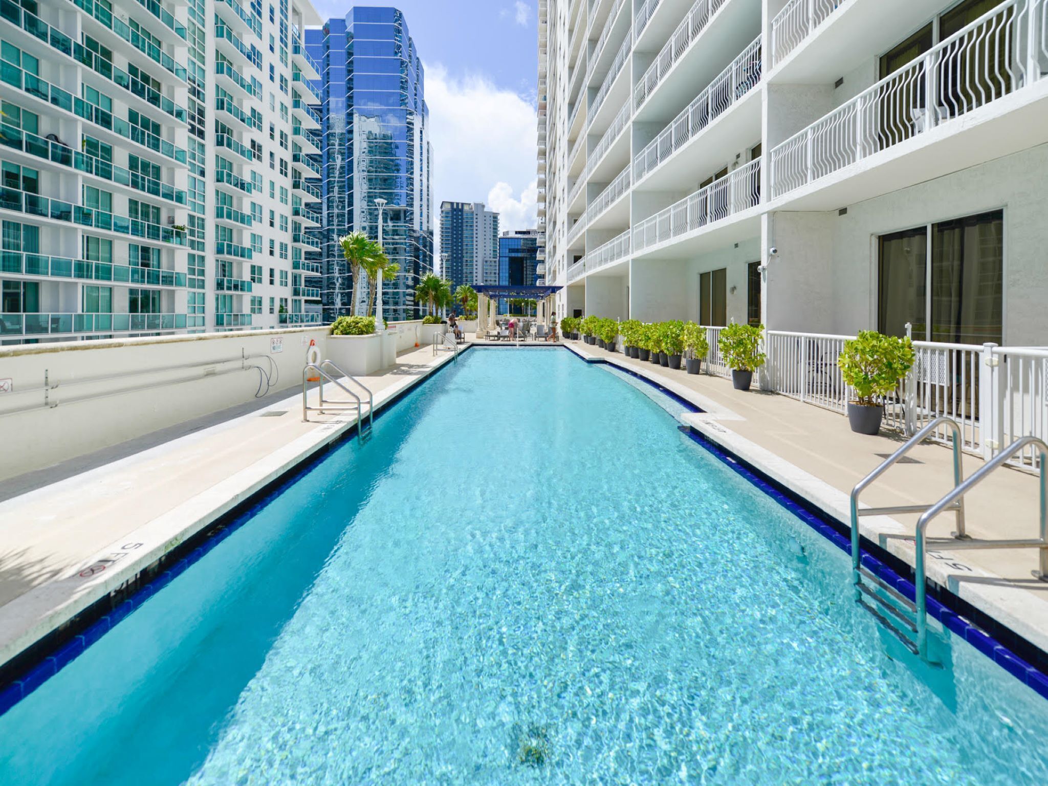 2 piscinas al aire libre