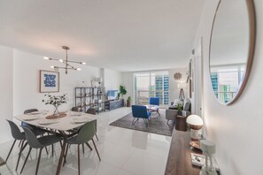 Apartment | 1 bedroom, free WiFi - The Club- RE Rentals (Miami)