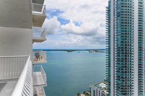 Apartment | 1 bedroom, free WiFi - The Club- RE Rentals (Miami)