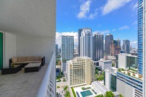 Apartment | 1 bedroom, free WiFi - The Club- RE Rentals (Miami)