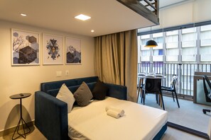 Estúdio urbano | Cortinas blackout, ferros/tábuas de passar roupa, Wi-Fi de cortesia