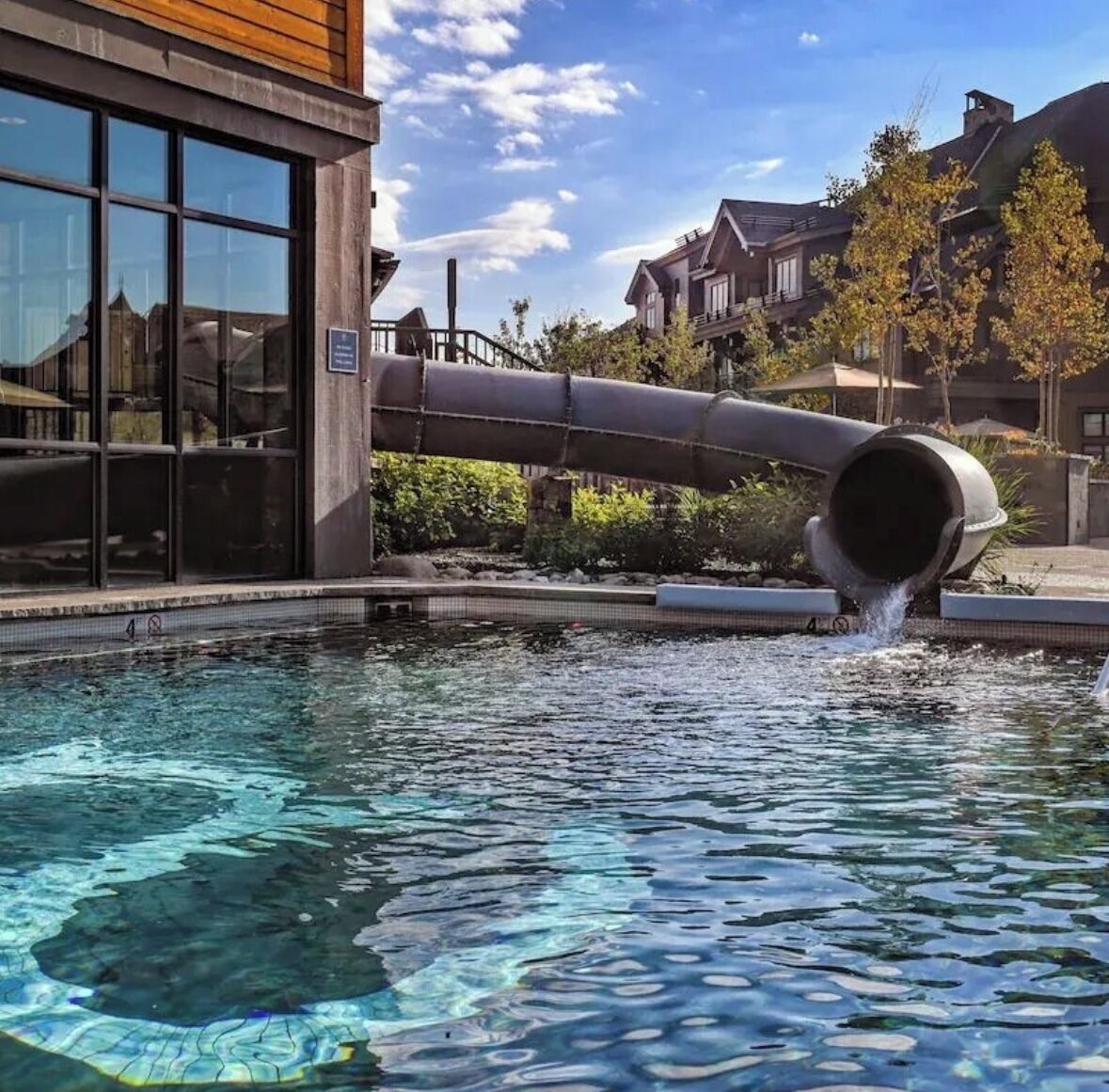 Piscine couverte, piscine extérieure