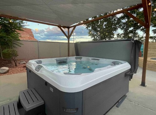 Short or Extended Stay Loft • Family Friendly • Hot Tub
