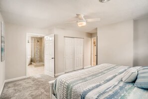 2 Schlafzimmer, Schreibtisch, Bügeleisen/Bügelbrett, kostenloses WLAN