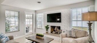 Cresting Wave Cottage by the Sea