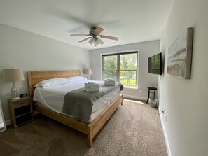5 bedrooms, iron/ironing board, free WiFi, bed sheets