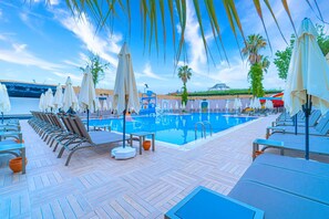 Sæsonbestemt udendørs pool