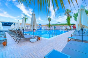 Seasonal outdoor pool