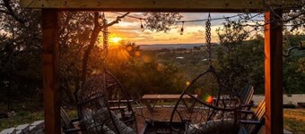 Turnbull House: Outdoor Oasis w/ Amazing Views