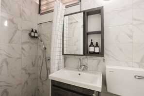 Mary's Well Peaceful Room | Bathroom - Mary's Well Apartments (Nazareth)