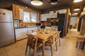 Mary's Well Apartment | Private kitchen | Electric kettle - Mary's Well Apartments (Nazareth)