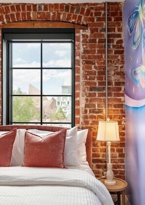 1 bedroom, WiFi - Amanda Wolf Art Suite 210 (Denver)