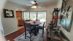 Dining - SERENITY NOW.. SWFL COZY BUNGALOW, WITH A PRIVATE POOL -- PET FRIENDLY (Port Charlotte)