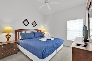 4 bedrooms, iron/ironing board, WiFi, bed sheets - In Orlando area, large Family Friendly Home - Close to Disney (Clermont)