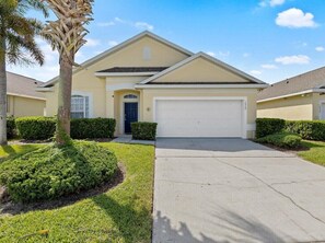 Exterior - In Orlando area, large Family Friendly Home - Close to Disney (Clermont)