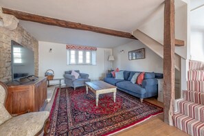 TV, fireplace, offices