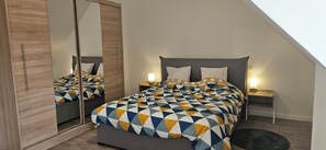 Lit parapluie, Wi-Fi gratuit, draps fournis