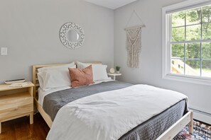 3 chambres, coffres-forts dans les chambres, fer et planche à repasser