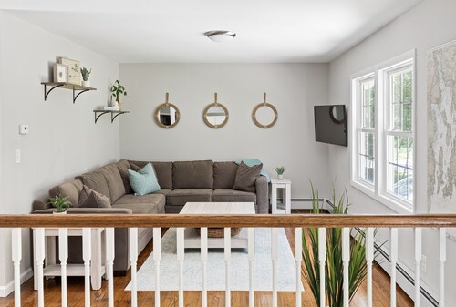 Peaceful Wooded Retreat Near Beaches, Trails & More!